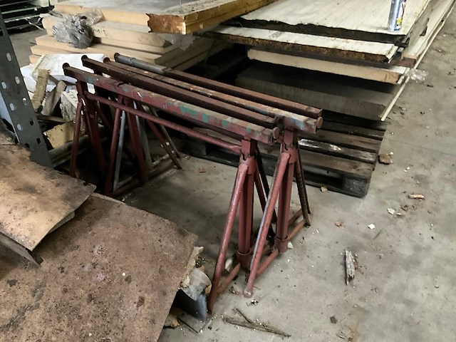 Draagarmstelling met inhoud grote partij isolatiepanelen - afbeelding 11 van  11