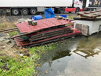 Draagarmstelling met inhoud grote partij isolatiepanelen - afbeelding 7 van  8