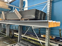 Draagarmstelling met inhoud grote partij isolatiepanelen - afbeelding 5 van  9