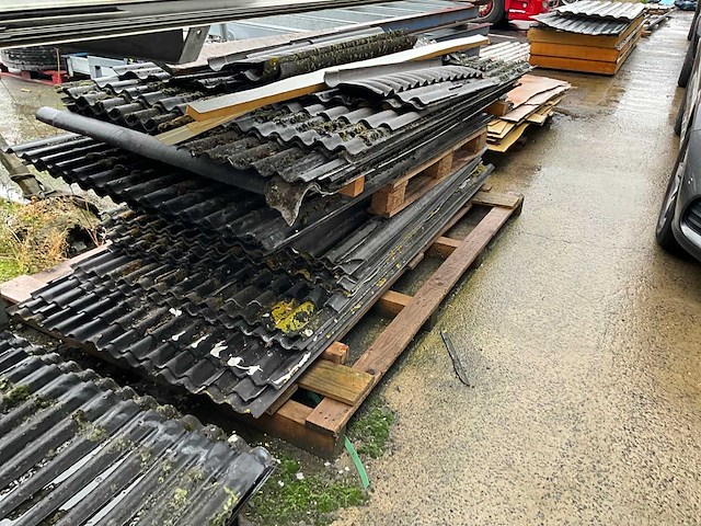 Draagarmstelling met inhoud grote partij isolatiepanelen - afbeelding 7 van  9