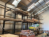 Draagarmstelling met inhoud - afbeelding 1 van  4