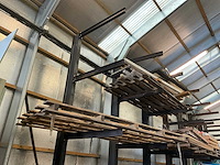 Draagarmstelling met inhoud - afbeelding 2 van  4