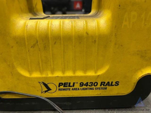 Draagbaar verlichtingssysteem, inclusief lader, peli 9430 rals. werking niet gekend. - afbeelding 2 van  4