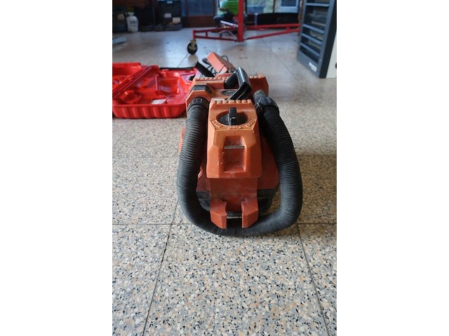 Draagbare accu stofzuiger hilti - afbeelding 2 van  4