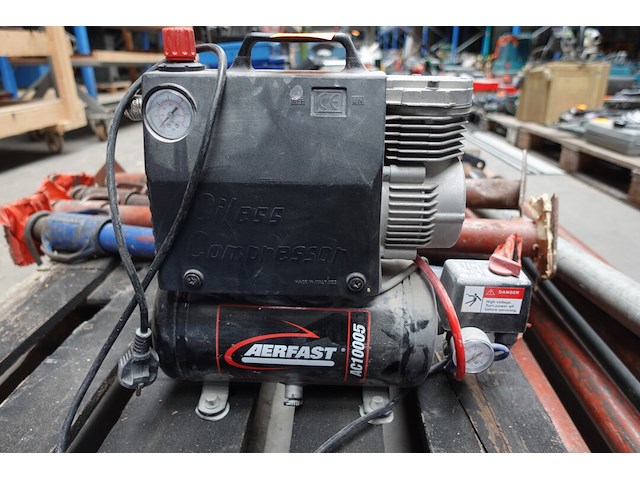Draagbare compressor aerfast - afbeelding 1 van  7