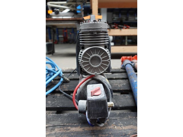 Draagbare compressor aerfast - afbeelding 3 van  7