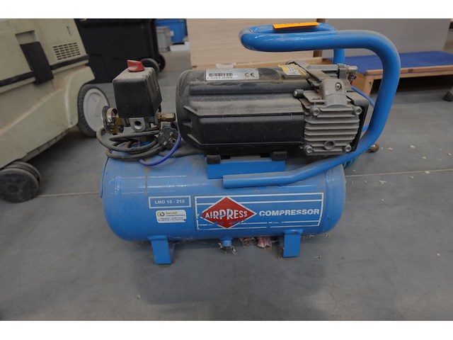 Draagbare compressor airpress - afbeelding 2 van  6