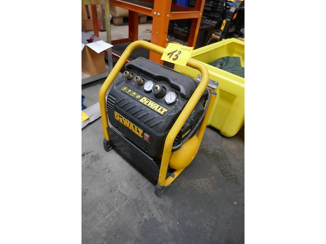 Draagbare compressor dewalt - afbeelding 1 van  4