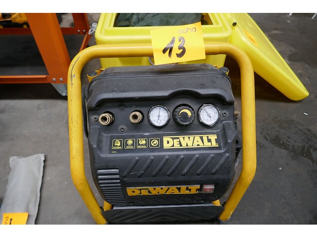 Draagbare compressor dewalt - afbeelding 2 van  4