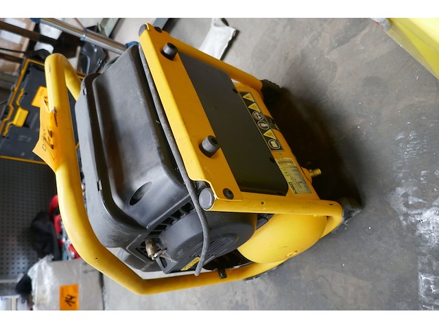 Draagbare compressor dewalt - afbeelding 3 van  4