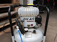 Draagbare compressor jun-air - afbeelding 1 van  2