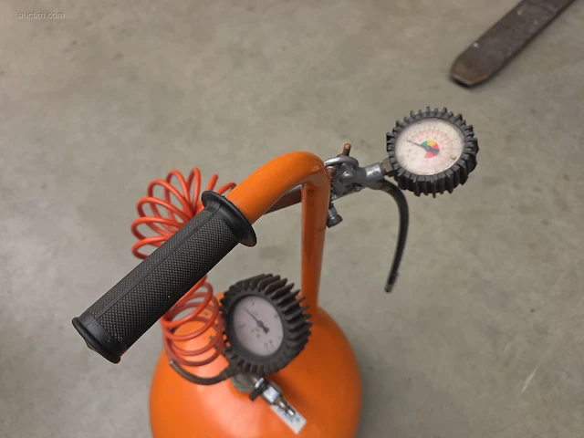 Draagbare compressor nn - afbeelding 3 van  3