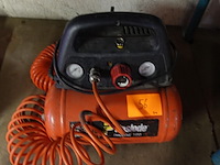 Draagbare compressor paslode + 2x pneumatische nagelschieter - afbeelding 3 van  8