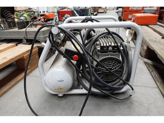 Draagbare compressor senco - afbeelding 2 van  6