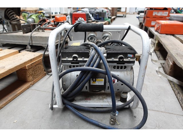 Draagbare compressor senco - afbeelding 3 van  6