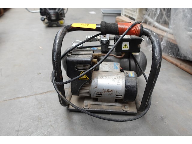 Draagbare compressor senco - afbeelding 3 van  7