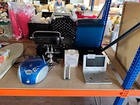 Draagbare dvd speler philips met draagtas, 2 rookmelders elro, draagbare radio/cd speler grundig, vintage bureellamp zwart verchroomd, zwarte all-in-one inkjetprinter canon pixma mg5750