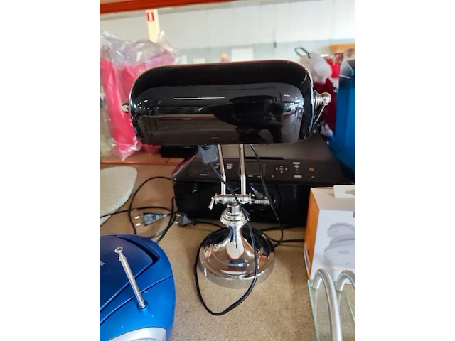 Draagbare dvd speler philips met draagtas, 2 rookmelders elro, draagbare radio/cd speler grundig, vintage bureellamp zwart verchroomd, zwarte all-in-one inkjetprinter canon pixma mg5750 - afbeelding 6 van  7