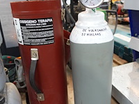 Draagbare zuurstoftank met manometer - afbeelding 1 van  3