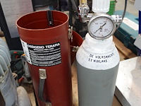 Draagbare zuurstoftank met manometer - afbeelding 3 van  3
