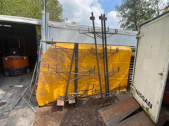 Draagstelling hakken - afbeelding 1 van  4