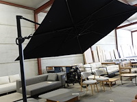 Draaibare parasol + verrijdbare voet