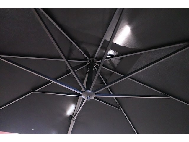 Draaibare parasol + verrijdbare voet - afbeelding 4 van  7
