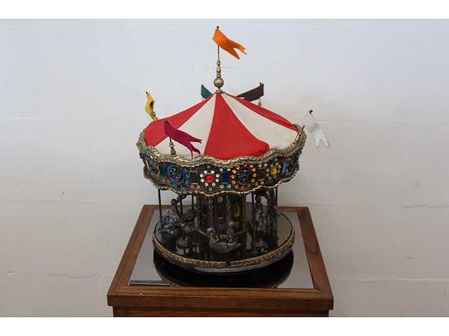 Draaicarrousel - decor object - afbeelding 1 van  8