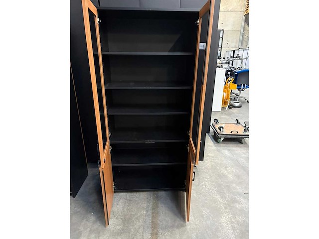 Draaideurkast / display kast - filing cabinet (2x) - afbeelding 4 van  4