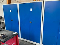 Draaideurkast met inhoud - afbeelding 1 van  9