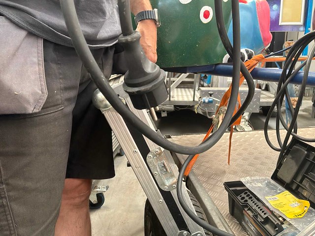 Draaimolen op aanhangwagen - afbeelding 2 van  12