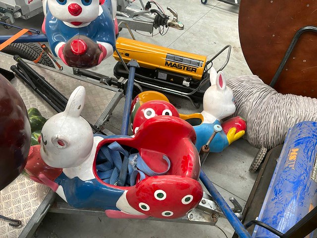 Draaimolen op aanhangwagen - afbeelding 8 van  12