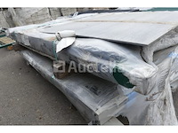 Draaipoort (ral6005) - afbeelding 1 van  8