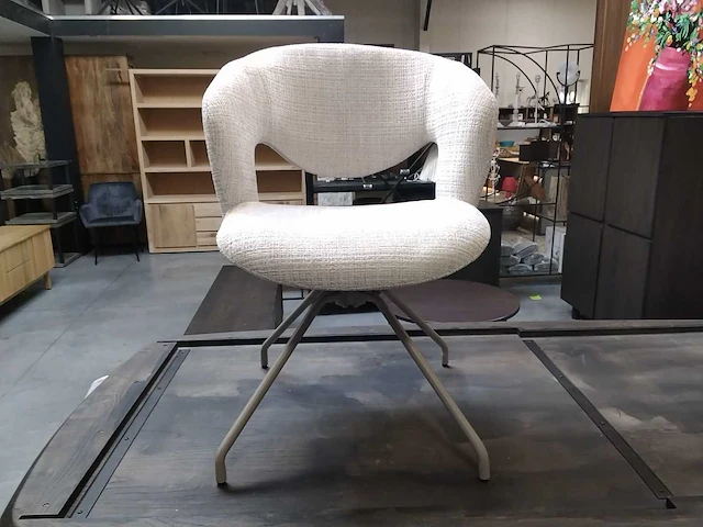 Draaistoel beige (4x) - afbeelding 1 van  4