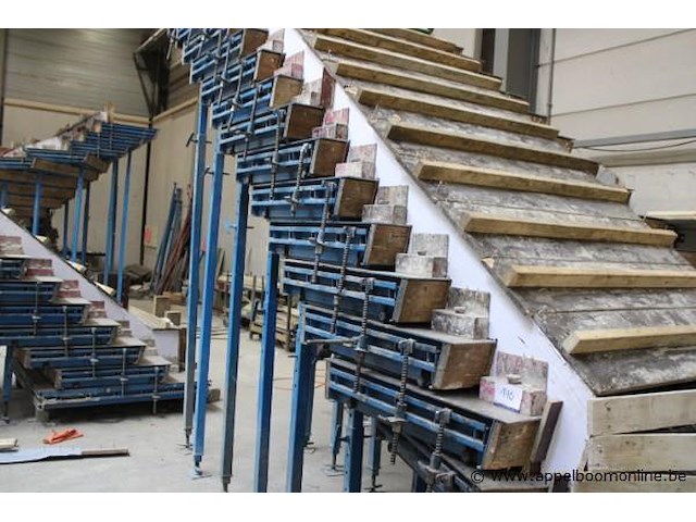 Draaitrappenmal construx combicaster, best. uit 17 treden afm 1000x1800, 1 basistafel 1500x1800 en 20 schoren - afbeelding 3 van  4