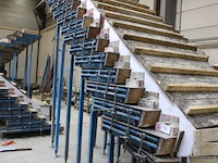 Draaitrappenmal construx combicaster, best. uit 17 treden afm 1000x1800, 1 basistafel 1500x1800 en 20 schoren - afbeelding 3 van  4