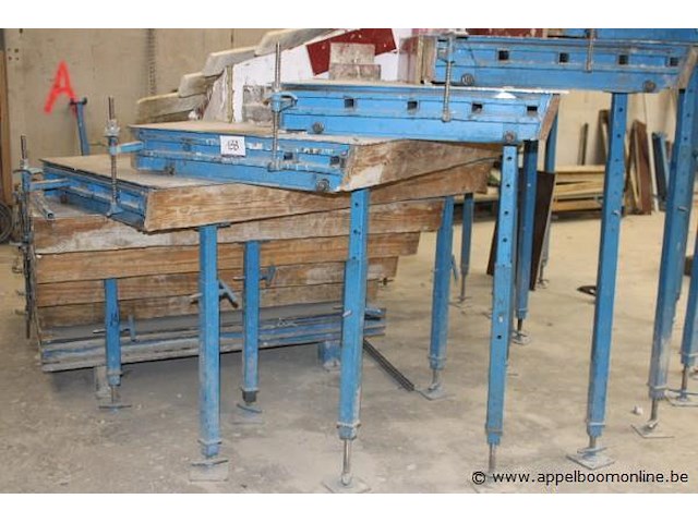 Draaitrappenmal construx combicaster, best. uit 18 treden afm 1000x1800, 1 basistafel 1500x1800 en 20 schoren - afbeelding 2 van  5