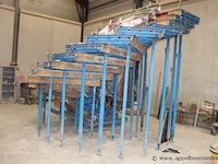 Draaitrappenmal construx combicaster, best. uit 18 treden afm 1000x1800, 1 basistafel 1500x1800 en 20 schoren - afbeelding 3 van  5