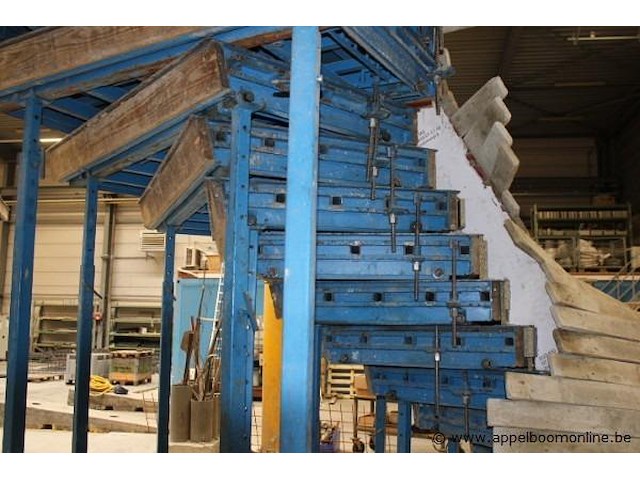 Draaitrappenmal construx combicaster, best. uit 18 treden afm 1000x1800, 1 basistafel 1500x1800 en 20 schoren - afbeelding 5 van  5