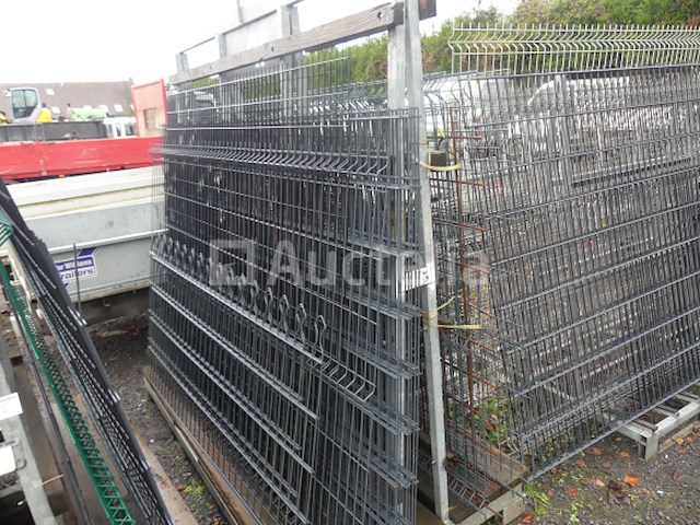 Dragende ezel met 17 verschillende hekken - afbeelding 2 van  7