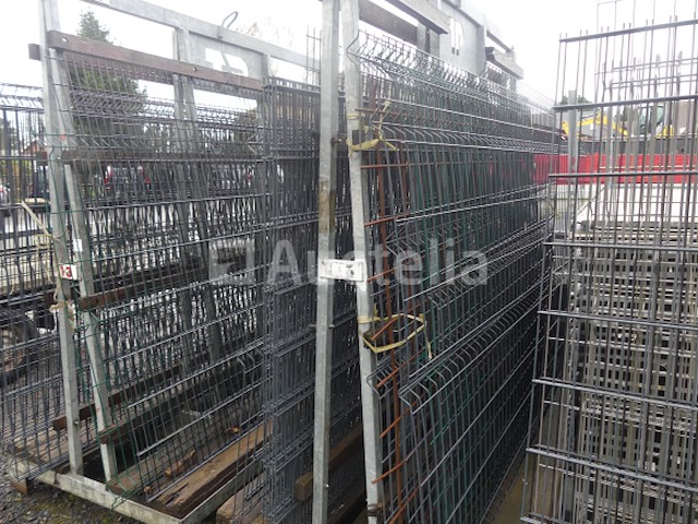 Dragende ezel met 17 verschillende hekken - afbeelding 6 van  7