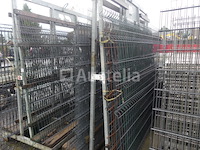 Dragende ezel met 17 verschillende hekken - afbeelding 6 van  7