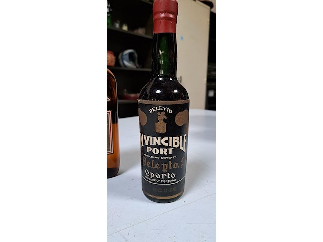 Drambuie " sabena" uitgave en een porto uit 1937 - afbeelding 2 van  2