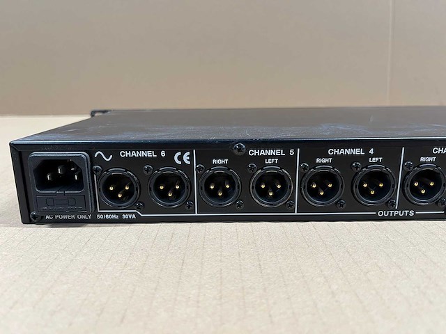 Drawmer da6 balanced distribution amplifier - afbeelding 5 van  6