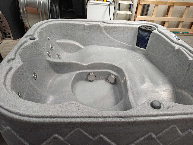 Dreamspa - jacuzzi en buitenspa - afbeelding 6 van  9