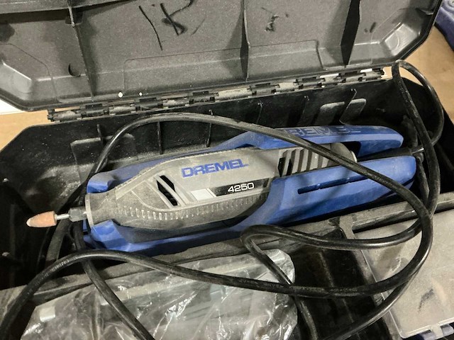 Dremel 4250 multitool - afbeelding 2 van  4