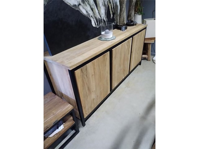 Dressoir in teak met metalen frame zwart - afbeelding 3 van  4