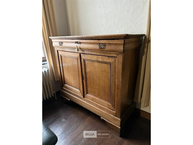 Dressoir met inhoud l138xb53xh123 cm - afbeelding 1 van  7