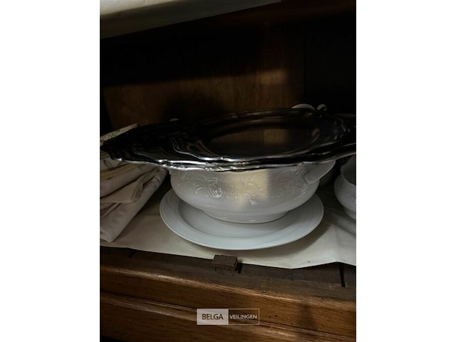 Dressoir met inhoud l138xb53xh123 cm - afbeelding 5 van  7