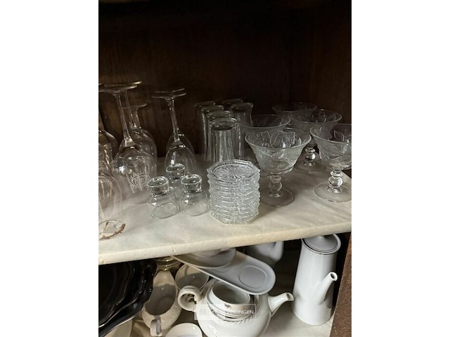 Dressoir met inhoud l138xb53xh123 cm - afbeelding 6 van  7